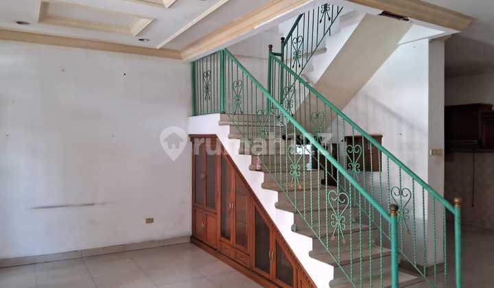 Rumah Sunter Dalam Komplek