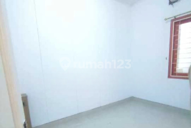 Rumah Sunter Hadap Timur