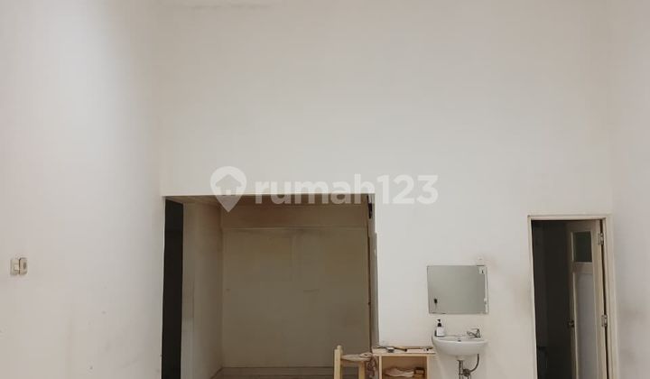 Rumah Sunter Hadap Selatan