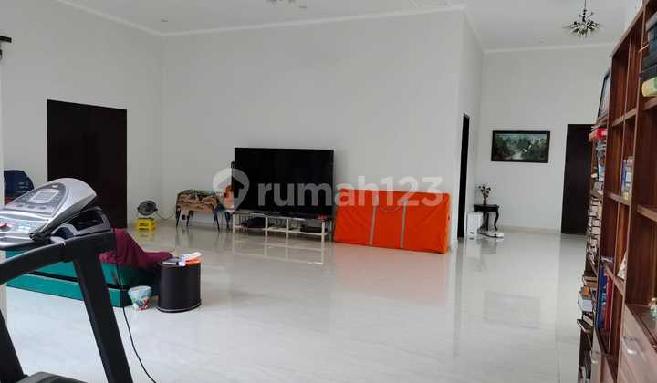 Rumah Sunter Hadap Timur