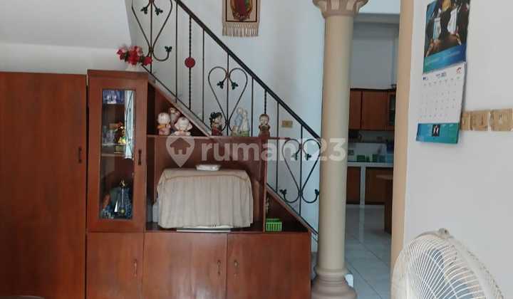 East-facing Sunter House