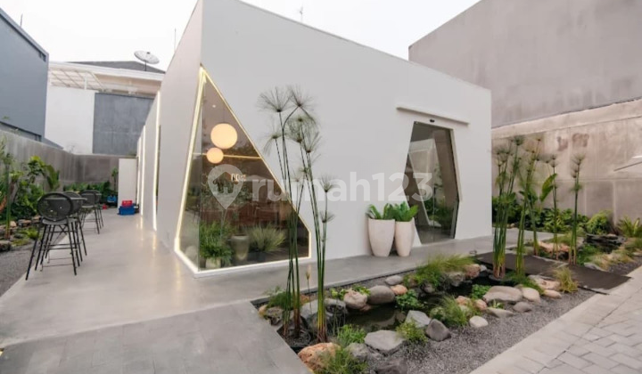 Rumah Sunter Hadap Selatan