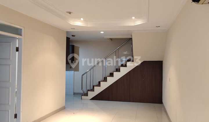 Rumah Sunter Hadap Selatan Rumah Sunter Hadap Selatan