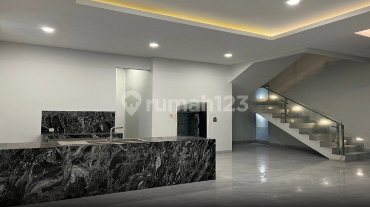 Rumah Sunter Ada Kolam Renang dan Lift Rumah Sunter Ada Kolam Renang dan Lift