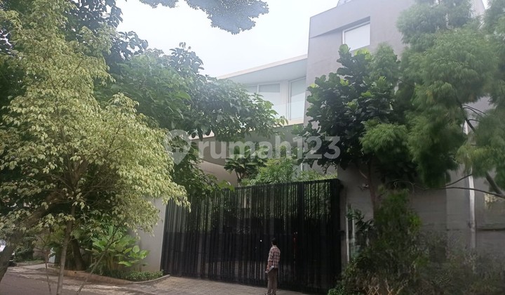 Rumah Mewah 2 Lantai di Permata Buana Kembangan Utara