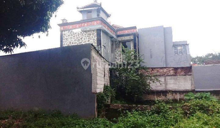 tampak depan rumah hoek 2lt di villa