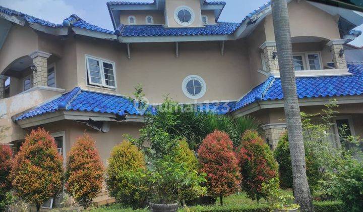 tampak depan rumah hoek 3lt di villa