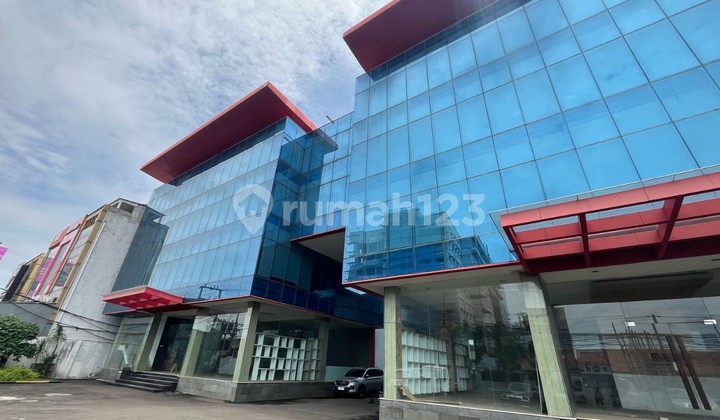 4-Story Building and Warehouse in Cipondoh, Only 11 Minutes to Buaran Toll Road