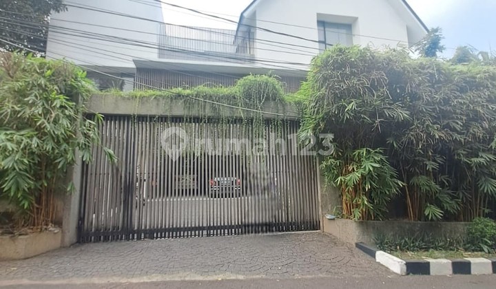 Rumah Mewah Hoek 3lt Dengan Kolam Renang Di Taman Radio Dalam Rumah Mewah Hoek 3lt Dengan Kolam Renang Di Taman Radio Dalam