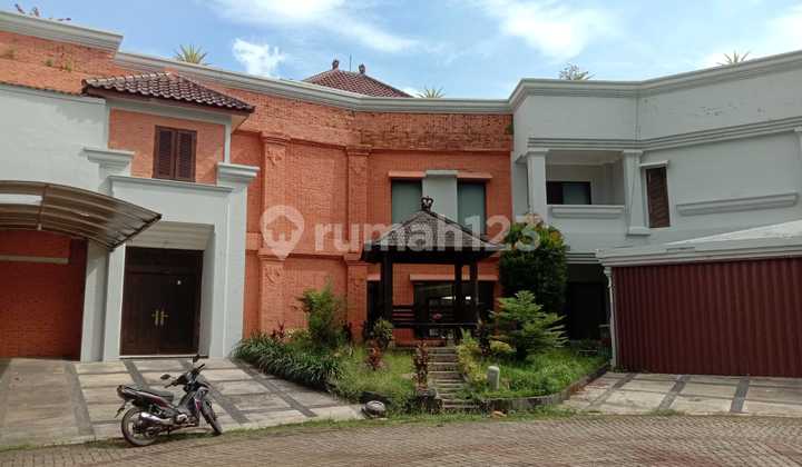 Rumah 2Lt dengan Private Pool di Kintamani Bali View Cireundeu