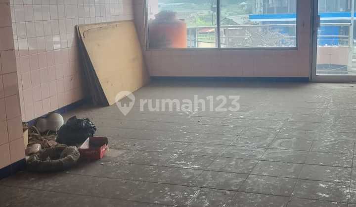 2-story shop house on Margonda Raya, Depok, only 6 minutes to Margonda Toll Road. 2