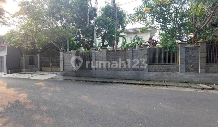 Rumah 2lt di Jeruk Purut Cilandak, Hanya 7 Menit ke Tol Ampera 2
