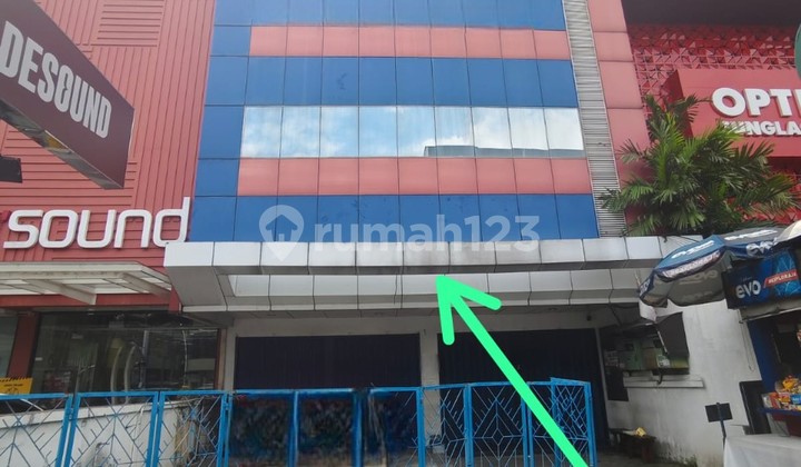 6-Storey Linked Shophouse on Melawai Raya, Just 5 Minutes to Blok M & MRT
