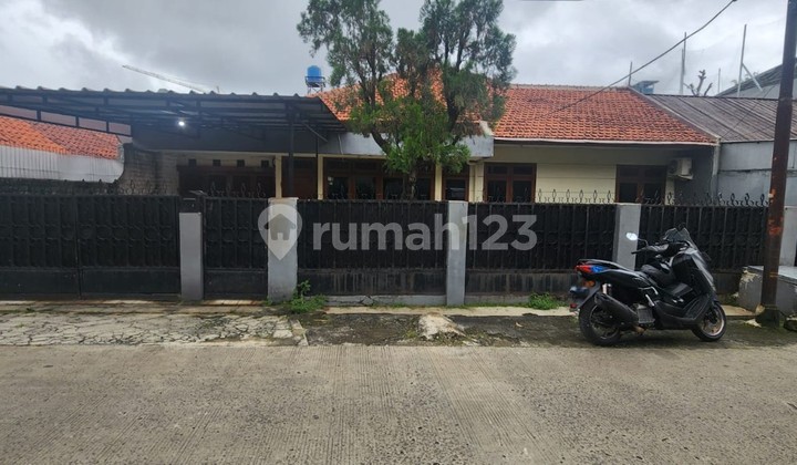 Rumah Lama 1 Lantai di Pejaten Timur Pasar Minggu