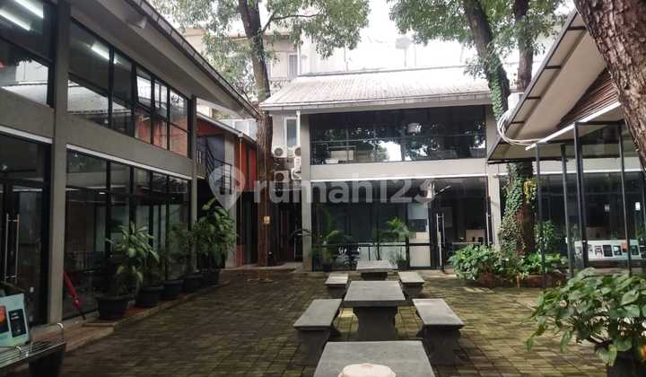 Rumah Hoek di Gedung Hijau Raya PI, 7 Menit ke Tol Pondok Pinang