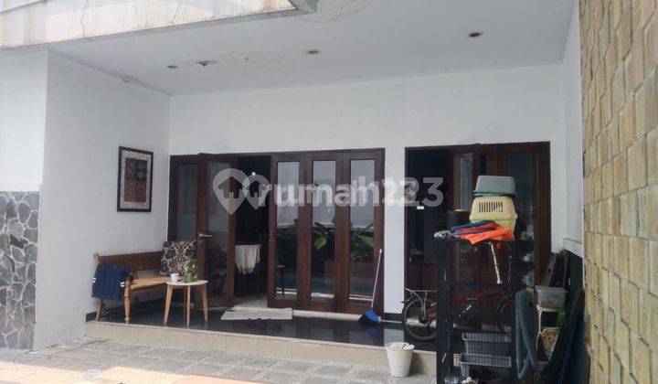 2-Story House with Pool in Mampang Prapatan, 10 Minutes to Tebet Toll Road 2