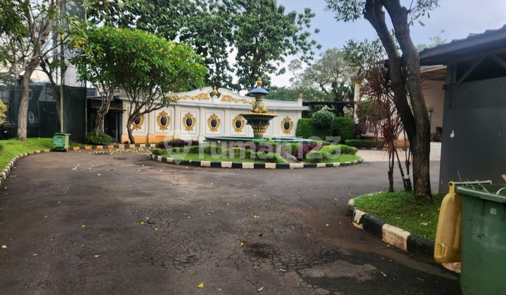 Ruang Usaha dengan Private Pool di H Sinen Ragunan Pasar Minggu