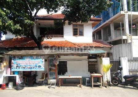 Rumah 2Lt Dekat Smk Tarakanita di Wijaya Timur Kebayoran Baru