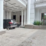 Rumah 4lt Dengan Pool di Kramat Senen, Hanya 400m ke Kramat Raya 2