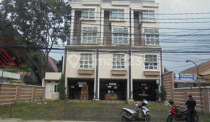 Attached Row House 4 Stories on Lenteng Agung Raya, Only 3 Minutes to the Station 1