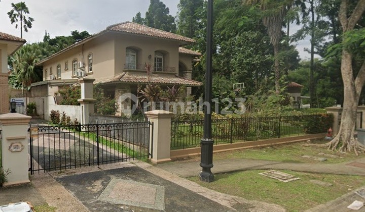 Hoek 2-story house in Palem Raya Karawaci, 5 minutes to Karawaci Toll Road 2