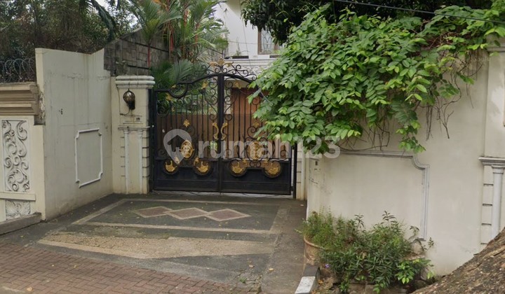 Rumah 2lt Dengan Kolam Renang di Pancoran, Harga Dibawah NJOP 