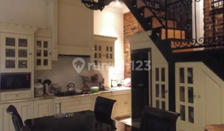 Rumah 2 Lantai di Kreo Ciledug, Hanya 10 Menit ke Tol Ciledug 2