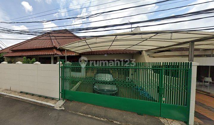 Rumah Luas Hoek Dekat Mrt di Taman Gandaria Indah Cilandak  1