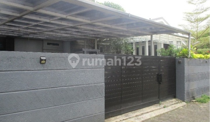 Rumah Mewah Hoek 2Lt dengan Private Pool di Ragunan Pasar Minggu