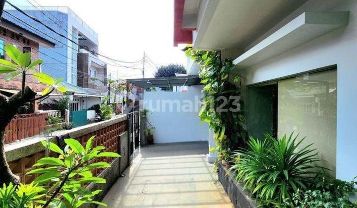 Rumah Hoek 2lt di Bendungan Hilir, 3 Menit ke Tol Pejompongan 2