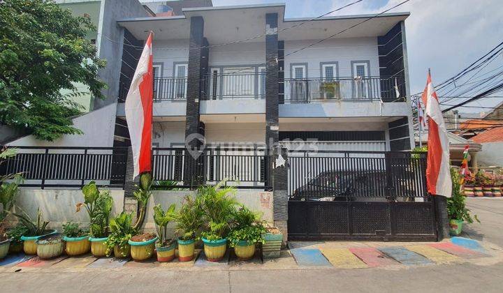 Rumah Hoek 2 Lantai di Kartini, Sawah Besar, Jakarta Pusat 1