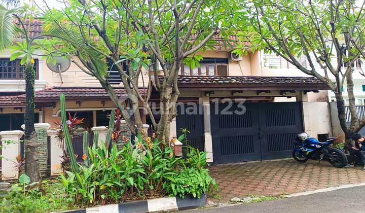 2-Story Corner House in Niaga Hijau Pondok Indah, 3 Minutes to Ciputat Toll Road