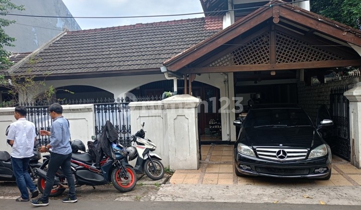 Rumah Lama 1.5 Lantai Dekat PI di Praja Dalam Kebayoran Lama 2