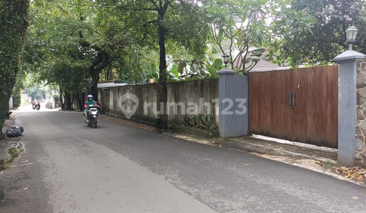 Rumah Luas di Cilandak Timur, Hanya 9 Menit Ke Tol Ampera