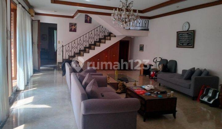 Rumah 2Lt dengan Private Pool di Kemang Selatan Cipete Selatan
