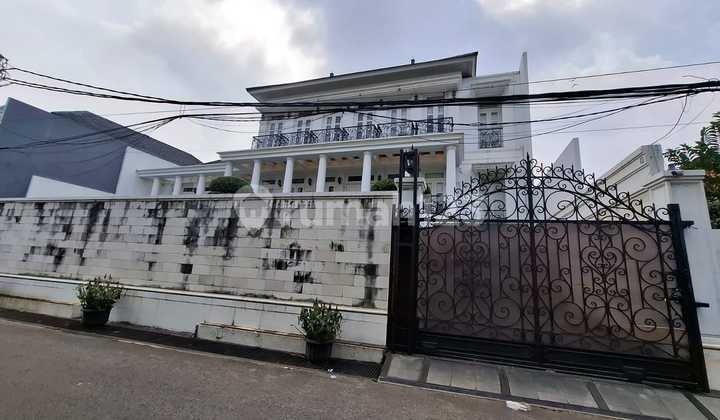3-story house in South Gandaria, Only 8 Minutes to Pondok Pinang Toll Road 2