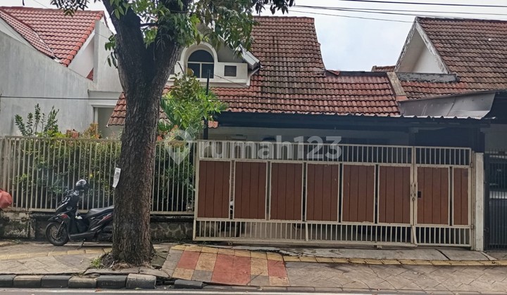Rumah di Kencana Loka BSD, Hanya 7 Menit Ke Tol Serpong