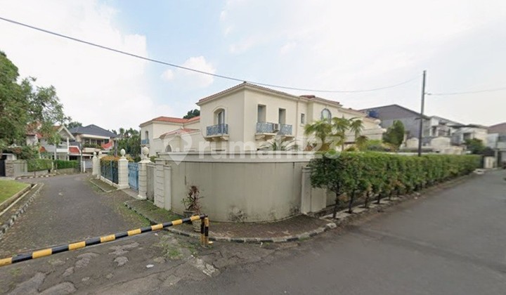 Rumah Hoek 2Lt dengan Pool di Lebak Lestari Indah Lebak Bulus 2