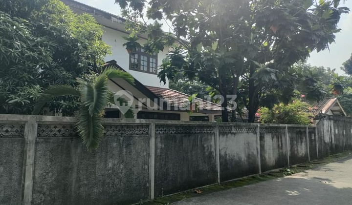 Rumah 2Lt dengan Pool di Kemang Timur,Hanya 10 Menit ke Tol & Cbd 2
