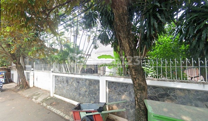 1-Story House in South Kemang, Only 14 Minutes to Ampera Toll Road 2