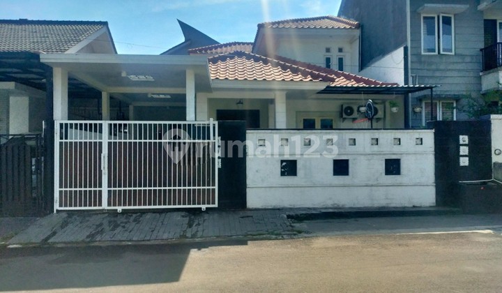 Rumah 2Lt di Kencana Loka BSD, Selangkah ke Tol & Stasiun KRL