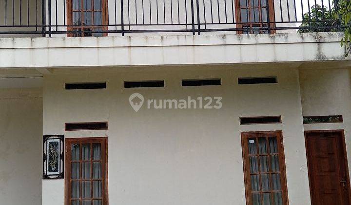 tampak depan rumah 2 lantai di batan