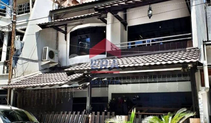 4-story house in Bendungan Hilir, Only 7 Minutes to Pejompongan Toll Road 4-story house in Bendungan Hilir, Only 7 Minutes to Pejompongan Toll Road