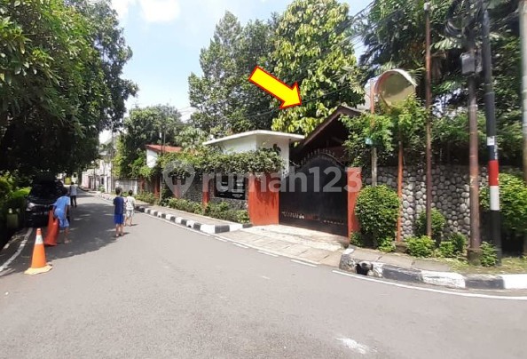 Rumah Hoek 2Lt di Taman Amir Hamzah Pegangsaan Menteng Rumah Hoek 2Lt di Taman Amir Hamzah Pegangsaan Menteng