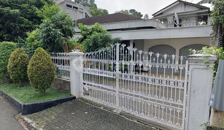 Rumah Dengan Kolam Renang di MPR Cilandak Barat Jakarta Selatan