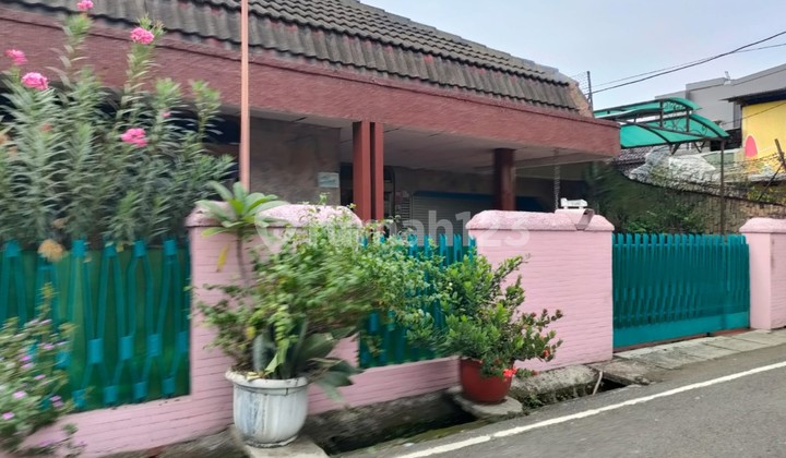 Rumah Lama 1 Lantai di Cideng, Hanya 10 Menit ke Tol Tomang Rumah Lama 1 Lantai di Cideng, Hanya 10 Menit ke Tol Tomang