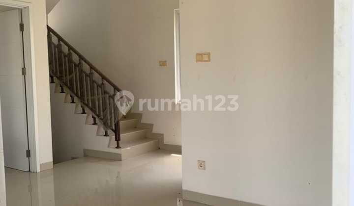 Ready-to-Live House Negotiable Price Until Deal in Cibubur Country 2