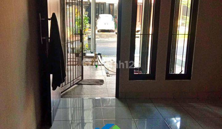 Rumah Bagus Dan Nyaman Semi Furnish di Legenda Wisata Cibubur 1