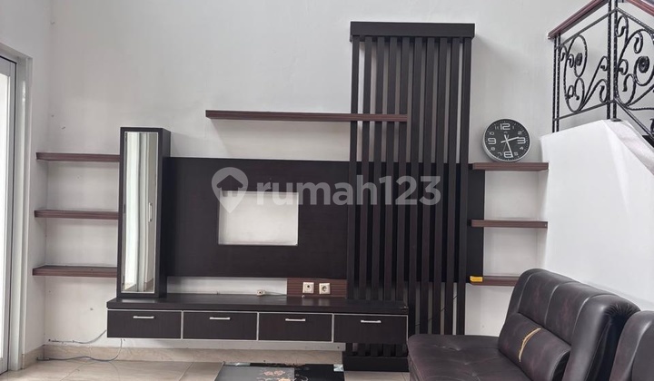 Rumah Sewa Second Boulevard Harga Bagus di Kota Wisata Cibubur 2