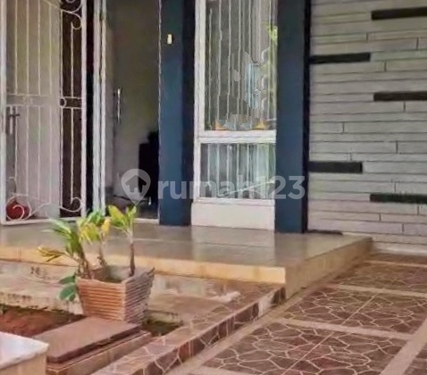 Disewakan Rumah Nyaman Terawat Lokasi Idaman Kota Wisata Cibubur 1